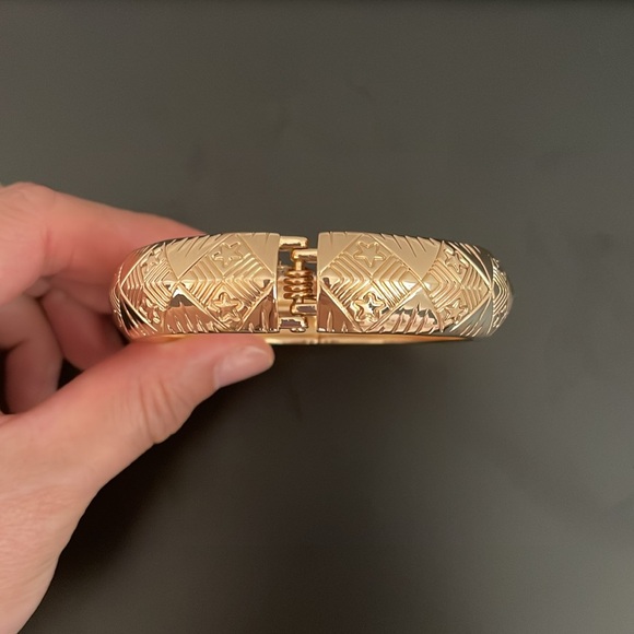 18K Gold Plated Bangle- Women - Picture 3 of 6